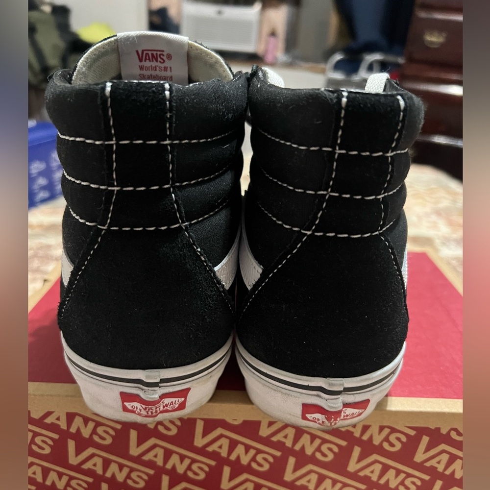 Vans  sk8 hi - Unisex- W size 10.5 and M size 9 - Picture 4 of 5